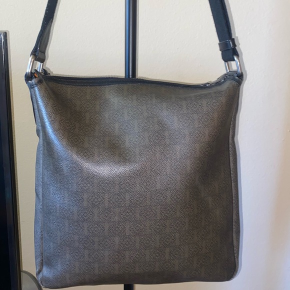 Authentic UNISEX Loewe messenger satchel - Picture 2 of 7